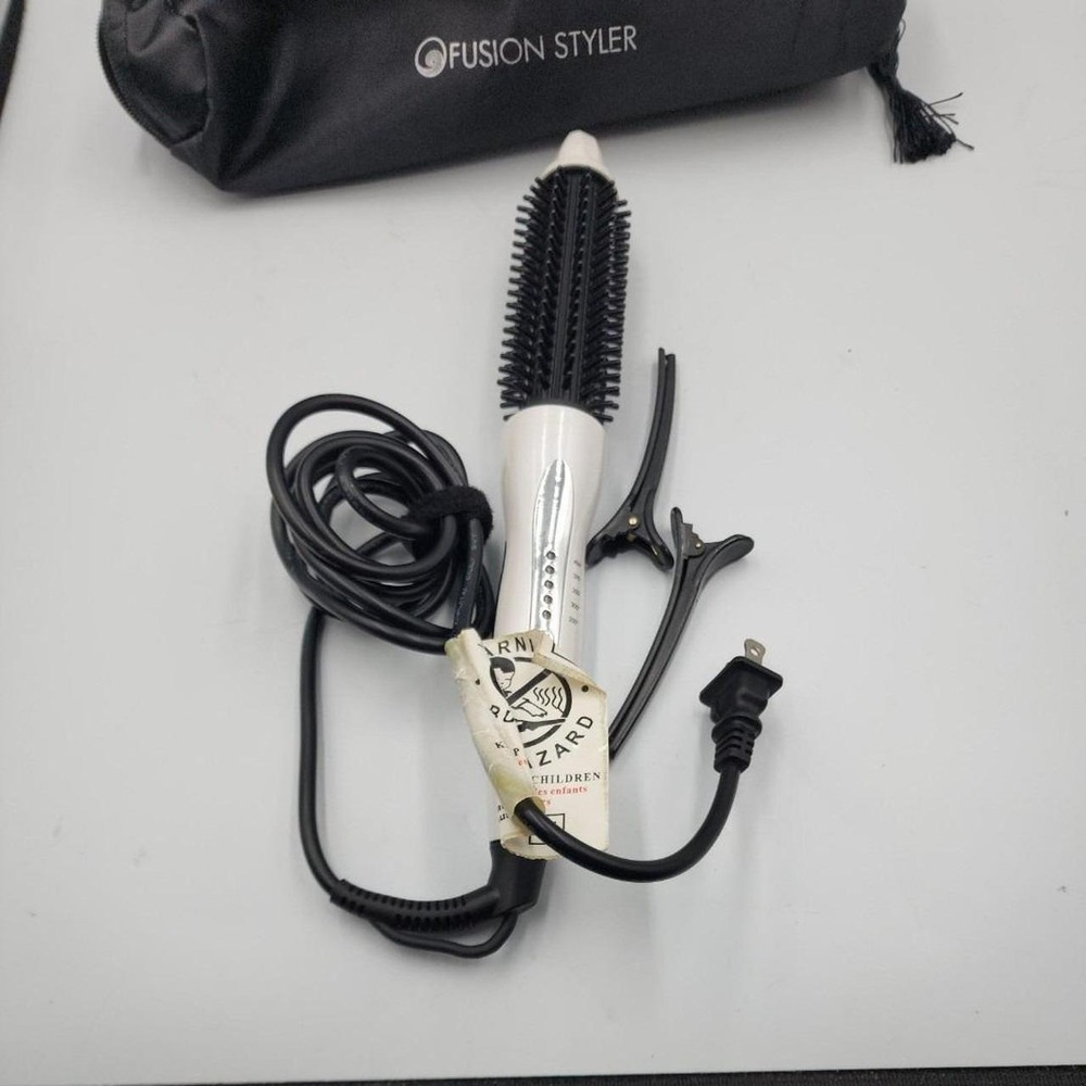 Fusion Styler Hair Curler Women OS LN-305B White Ionic Hot Air Brush EUC Volume